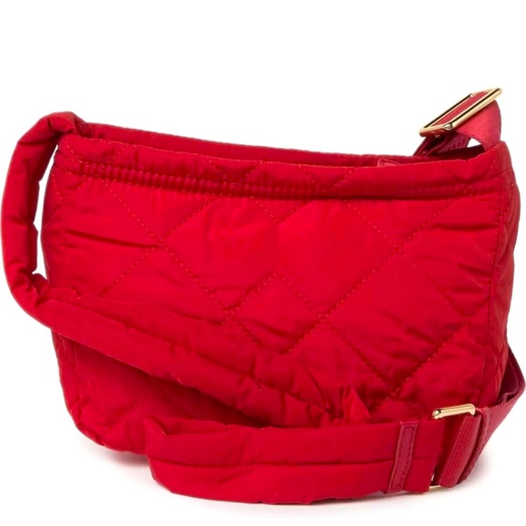🎉HP🎉New!! Marc Jacobs Nylon Quilted Adjustable Crossbody Bag in Cherry Red🍒 - Picture 3 of 13